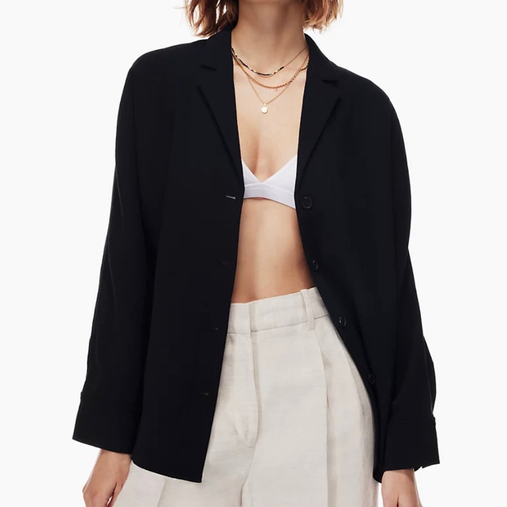 Aritzia Wilfred shirt in black size m